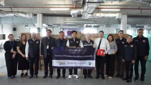 รับมอบ อุปกรณ์ทางการแพทย์ และสิ่งของบริโภค จาก บริษัทพิพัฒนสิน จำกัด